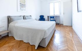 Milan Flat 5 Min From Duomo With Park For Small Cars