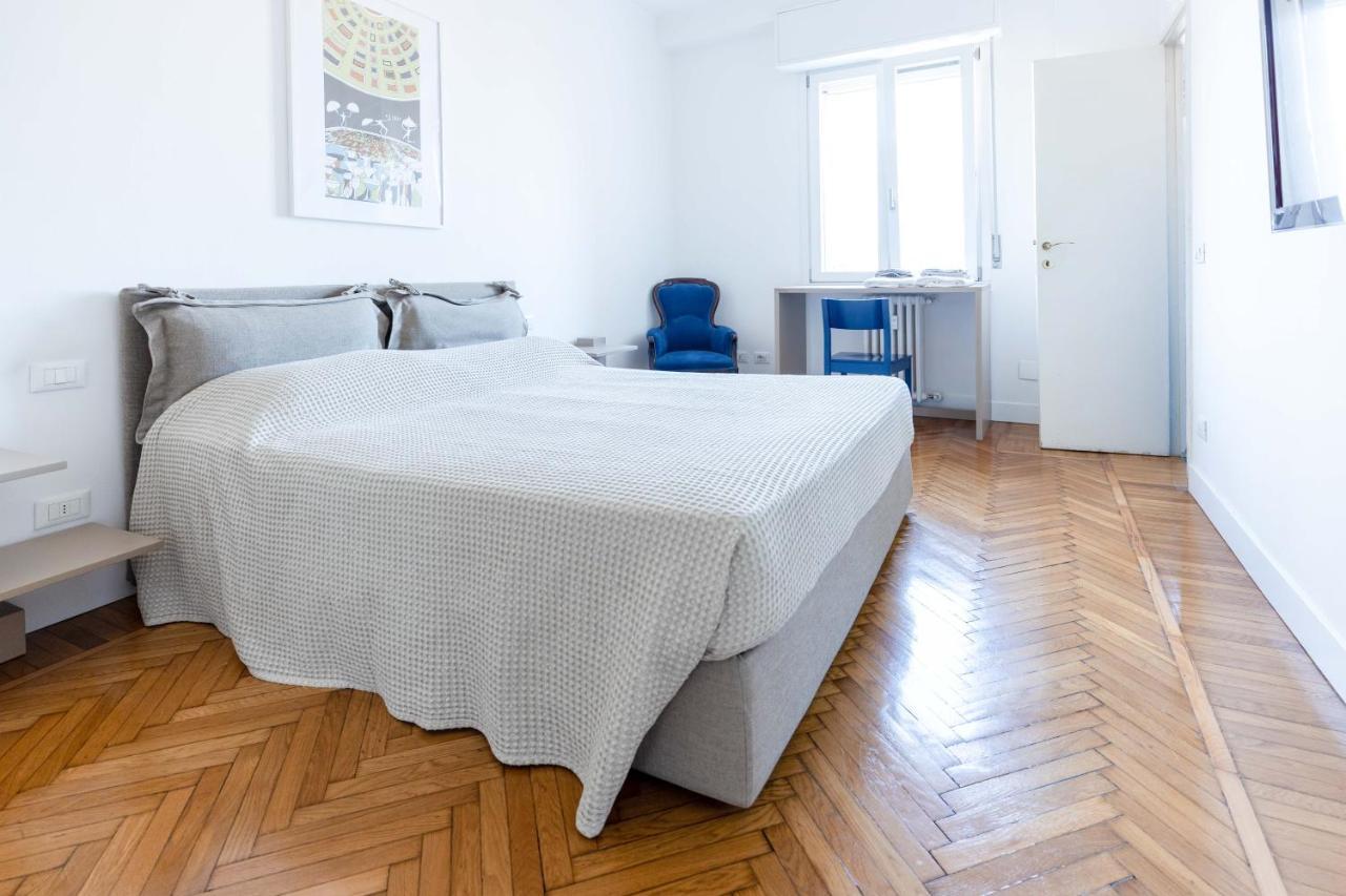 Milan Flat 5 Min From Duomo With Park For Small Cars Exterior photo